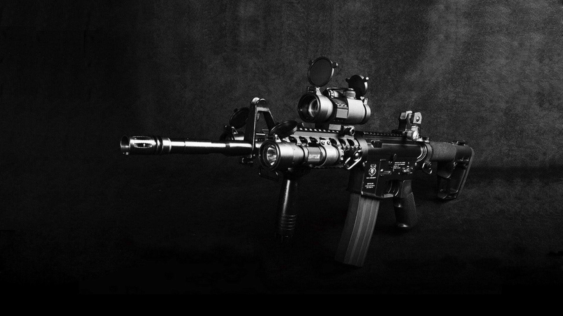 九游娱乐APP-詹姆斯赛前与队友击掌传递信心，詹姆斯开场和队友击掌