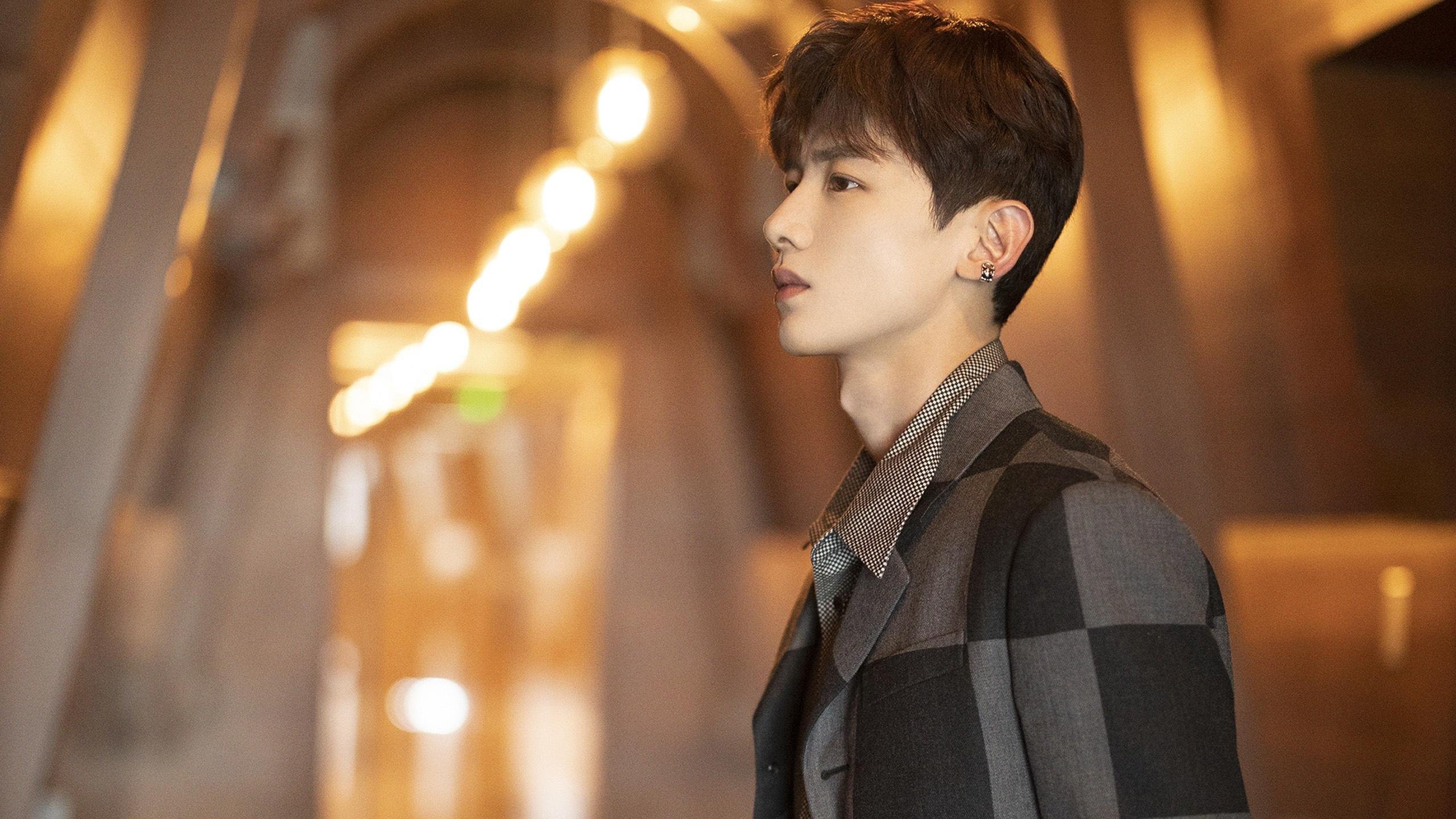 陈佳50米蝶泳半程领先奠定胜局,50米蝶泳成绩